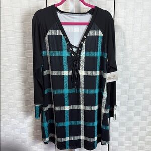 NWT Bella Fashion Black and Teal Plaid Women's‎ Top